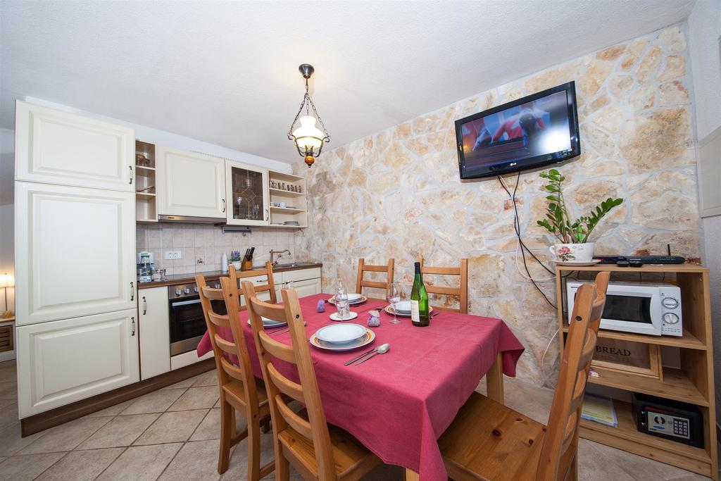 Apartments Plana, Заострог Экстерьер фото
